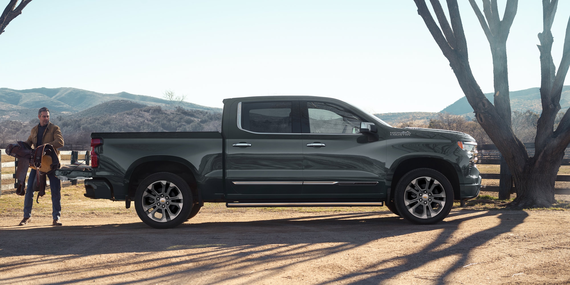 Vista lateral exterior de la Chevrolet Silverado